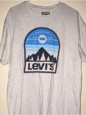 Levi's Light Gray Tee with Blue Mountain Logo
